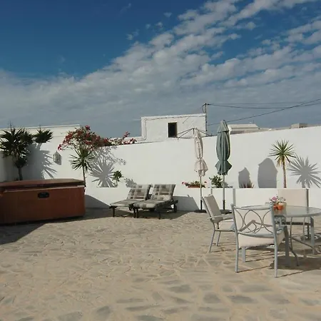 Bungalow Sleeps 4 *