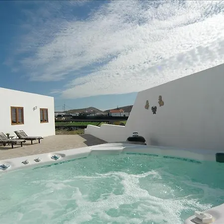 Bungalow Sleeps 4 Holiday home Nazaret