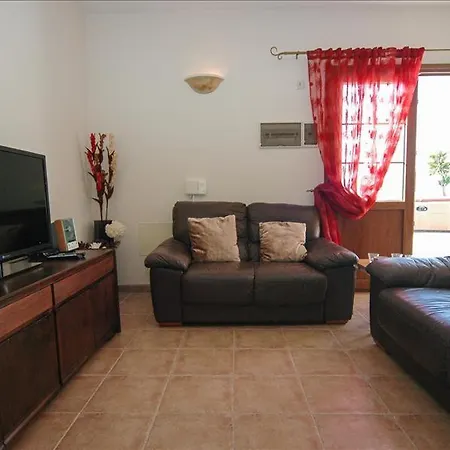 Holiday home Bungalow Sleeps 4 *