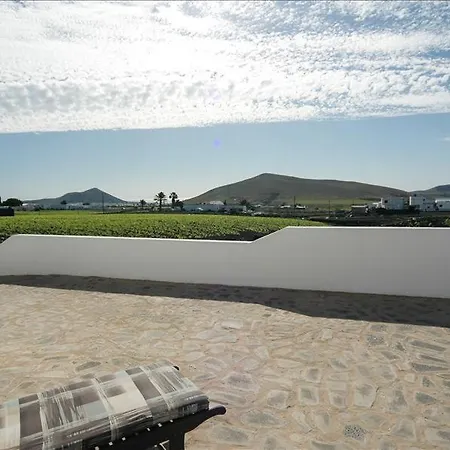 Holiday home Bungalow Sleeps 4 *